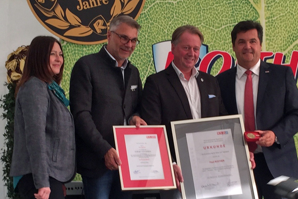 Auch der Meisterverband mit Barbara Hofer und die Wirtschaftskammer Kärnten mit Spartenobmann Kronlechner und Innungsmeister Bredschneider gratulierten Firmenchef Paul Roither