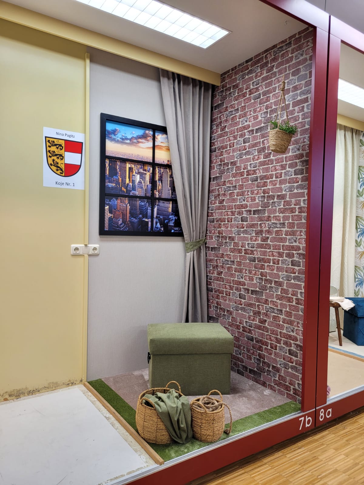 So geschmackvoll richtete Nina Pagitz ihre kleine Wettbewerbskoje ein